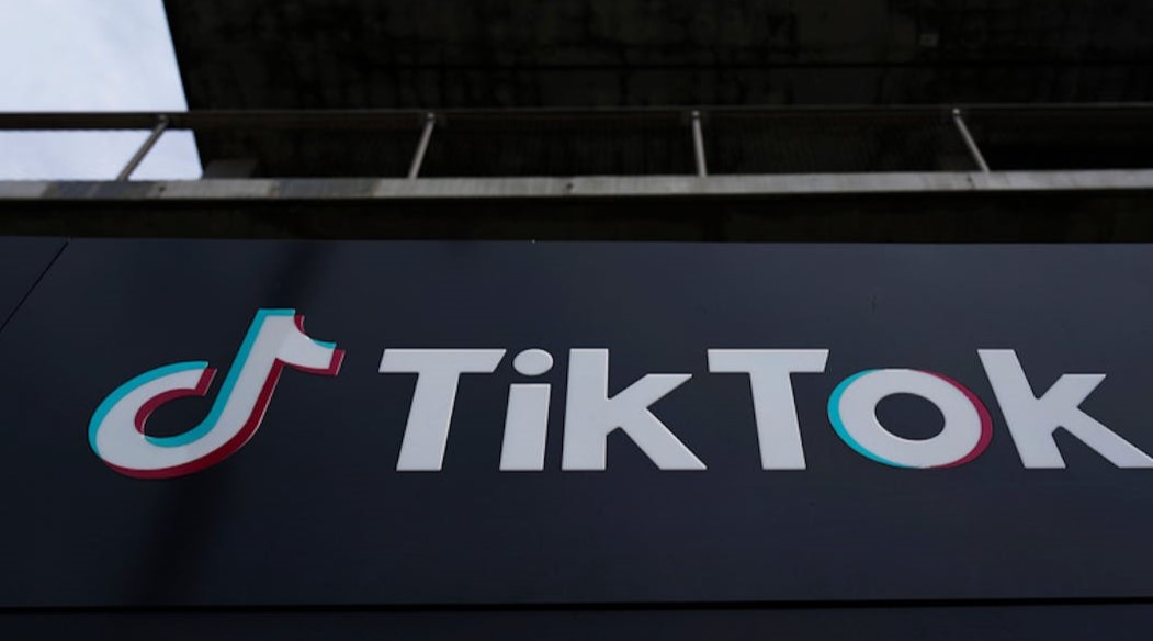 Trump to issue executive order to keep TikTok alive in the US